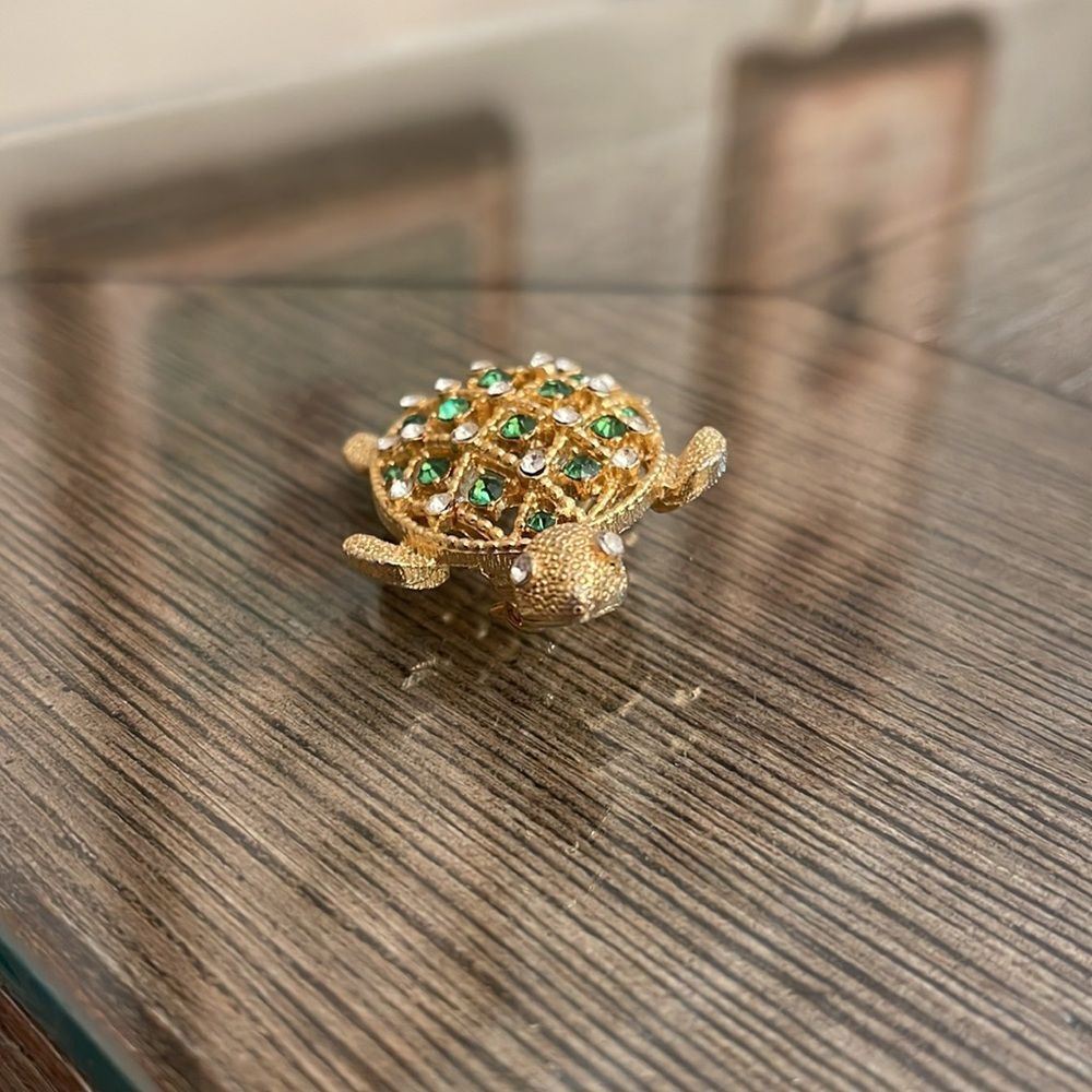 Vintage Lisner Rhinestone Turtle Pin - Picture 4 of 16